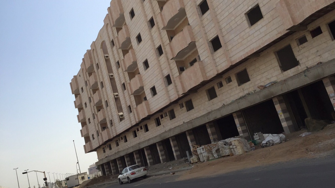 بناء المشاريع والمرافق العامة